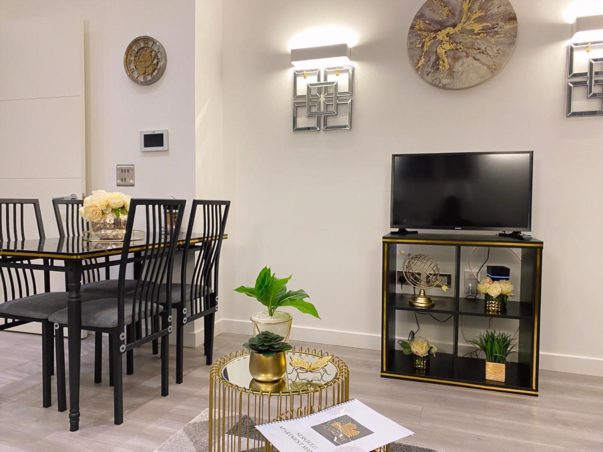Newpointe Stunning 1-Bedroom Serviced Apartment ミルトン・ケインズ エクステリア 写真