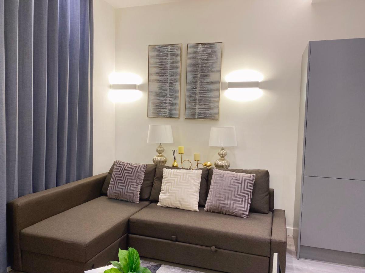 Newpointe Stunning 1-Bedroom Serviced Apartment ミルトン・ケインズ エクステリア 写真