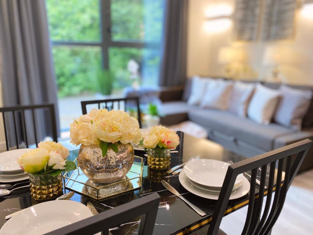 Newpointe Stunning 1-Bedroom Serviced Apartment ミルトン・ケインズ エクステリア 写真