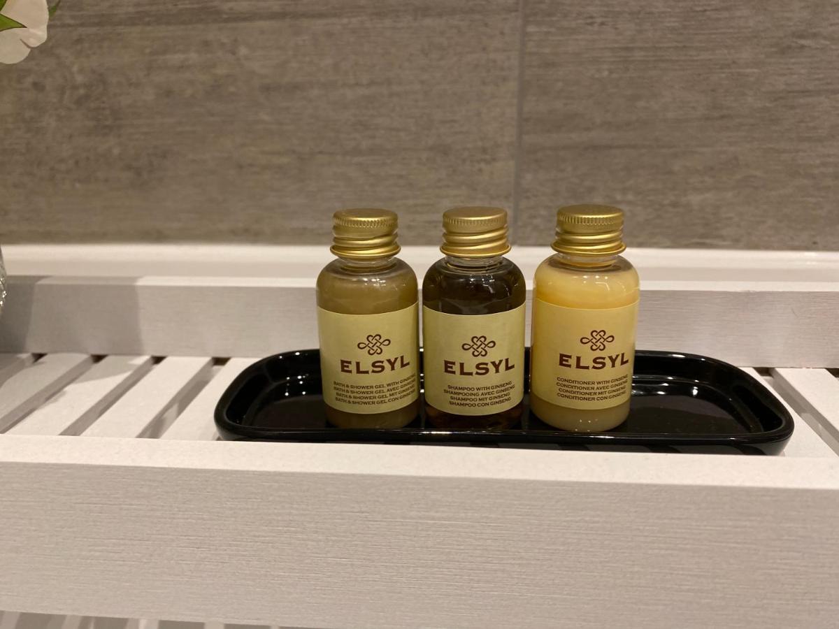Newpointe Stunning 1-Bedroom Serviced Apartment ミルトン・ケインズ エクステリア 写真