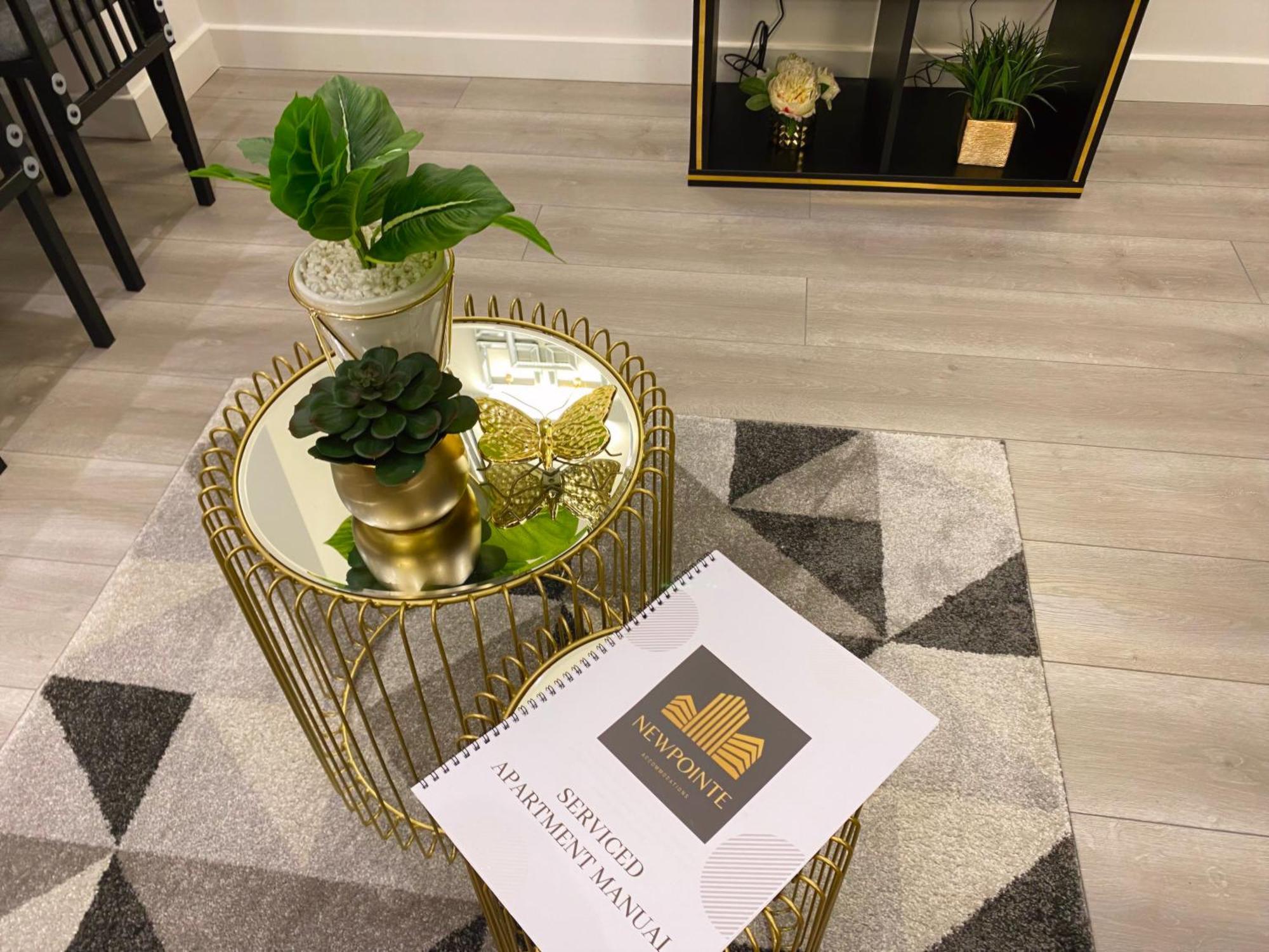 Newpointe Stunning 1-Bedroom Serviced Apartment ミルトン・ケインズ 部屋 写真
