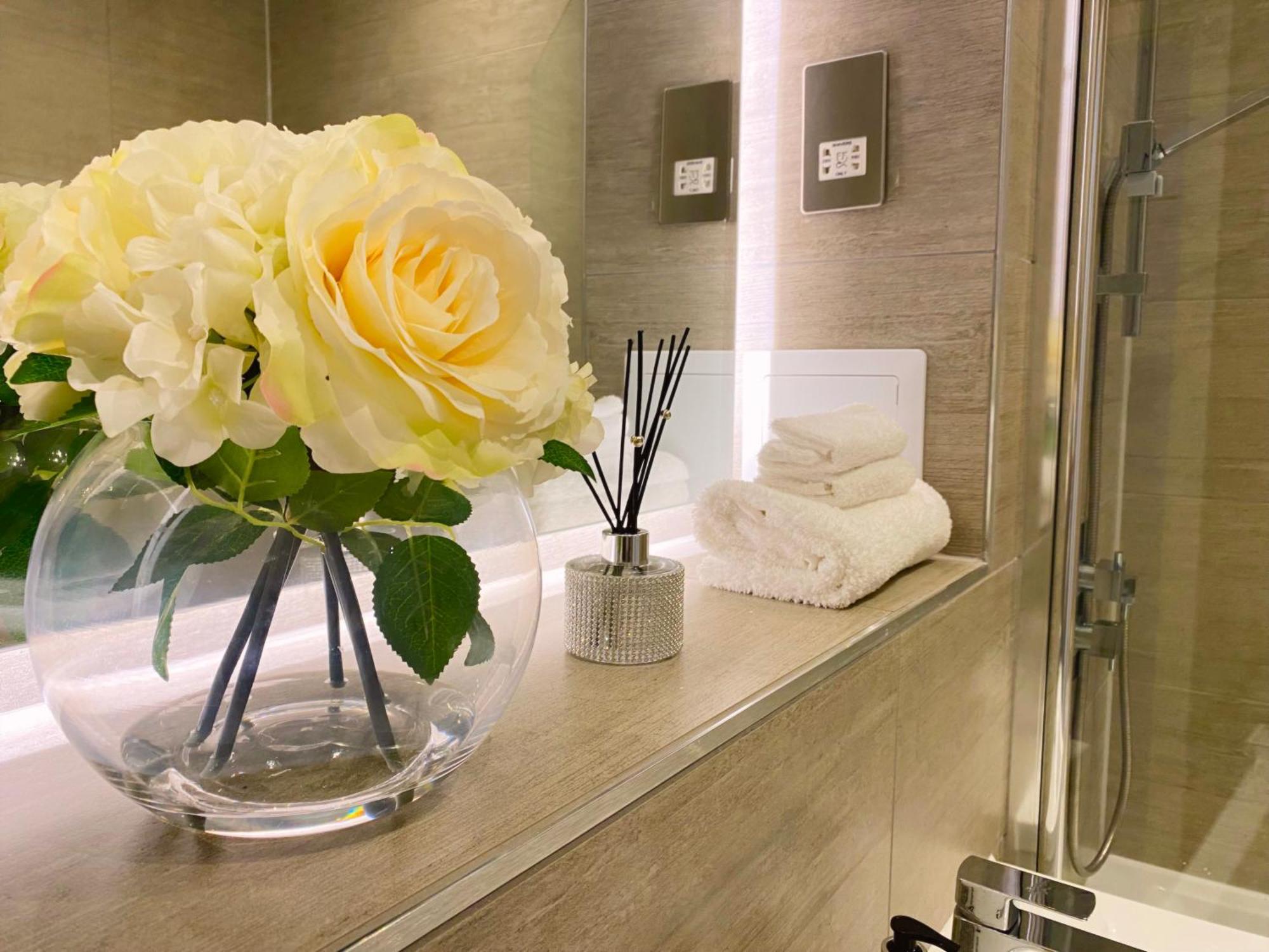 Newpointe Stunning 1-Bedroom Serviced Apartment ミルトン・ケインズ 部屋 写真